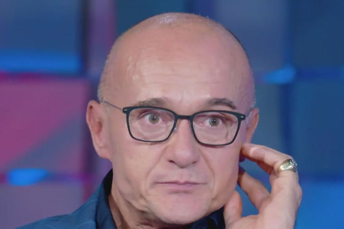 alfonso signorini perplesso a verissimo